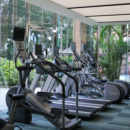 Hong Kong Gold Coast Hotel Eksteriør billede A gym at a hotel