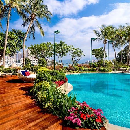 Hong Kong Gold Coast Hotel Eksteriør billede The pool at the Westin