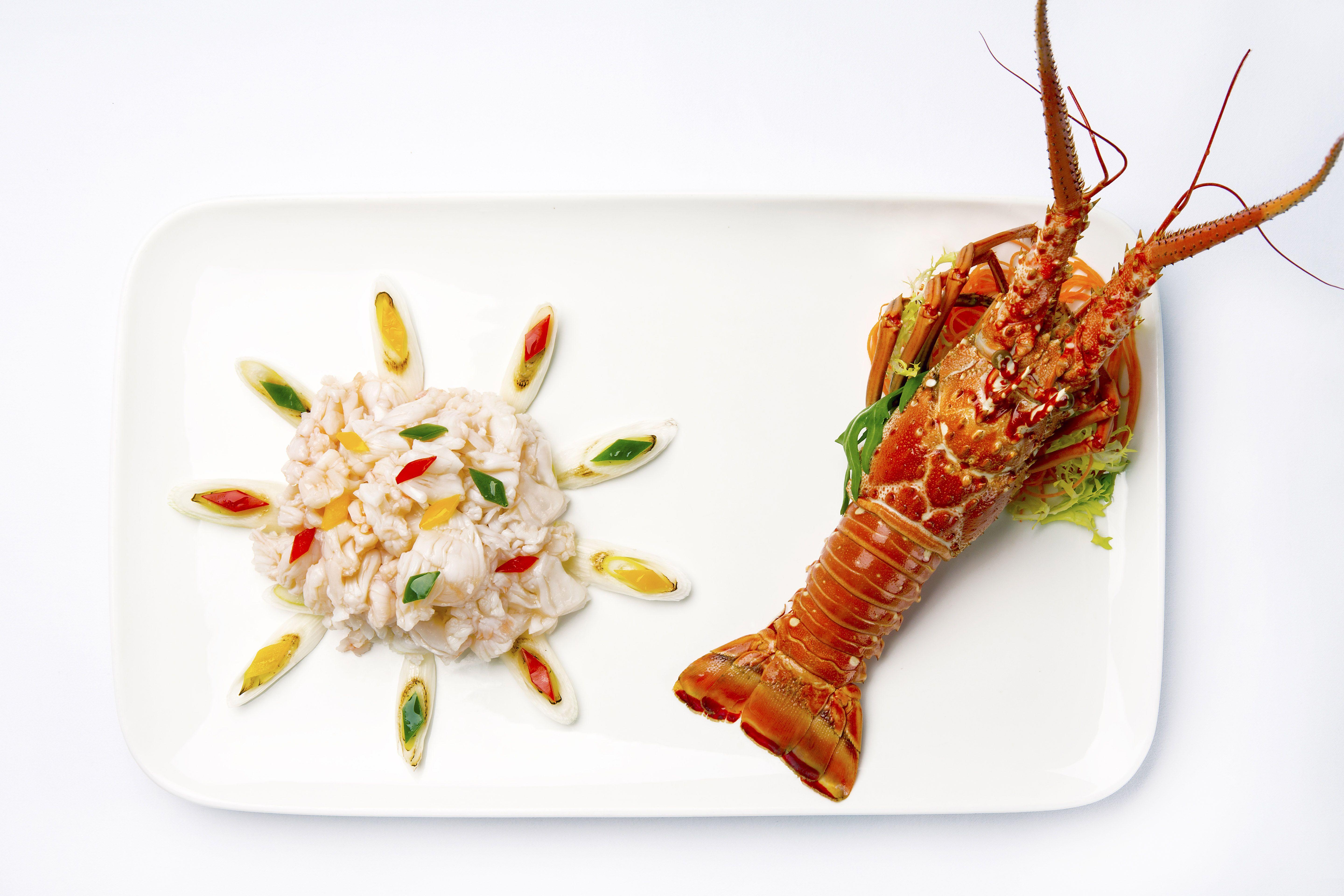 Hong Kong Gold Coast Hotel Eksteriør billede A lobster prepared for consumption