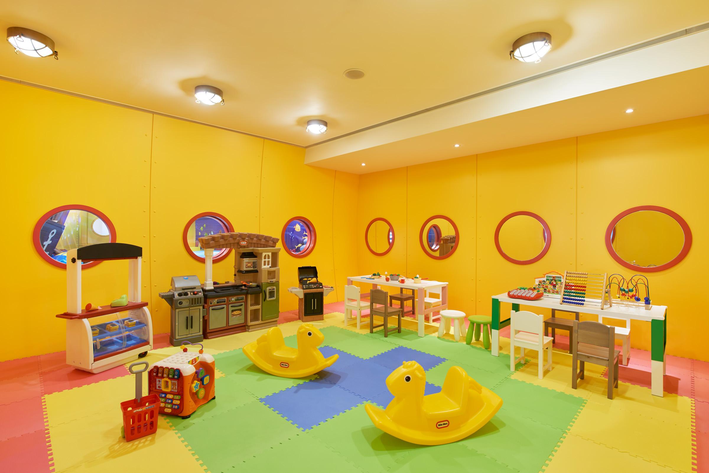 Hong Kong Gold Coast Hotel Eksteriør billede The Children's Club at the Conrad Maldives