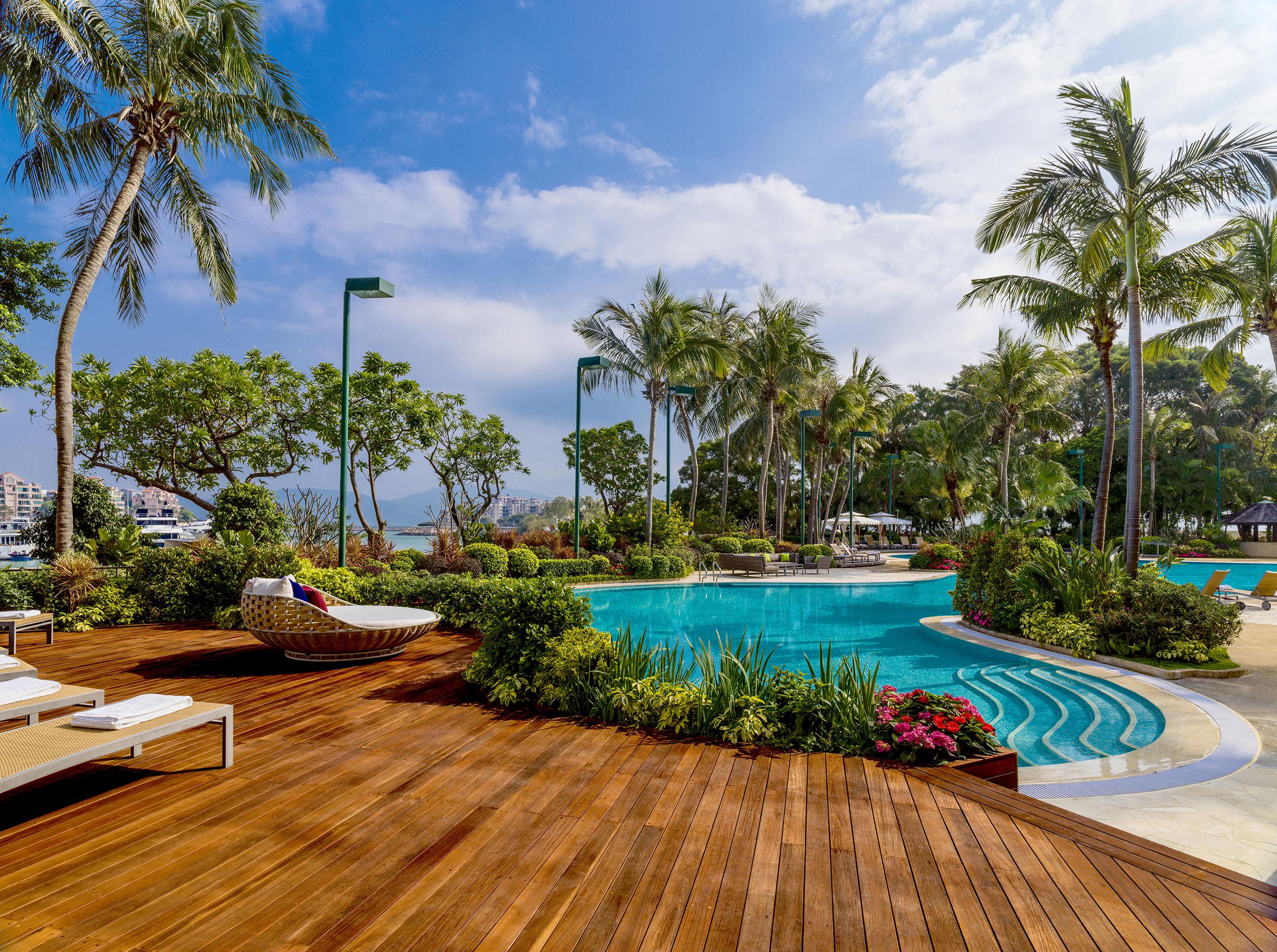 Hong Kong Gold Coast Hotel Eksteriør billede The pool at the InterContinental Changi