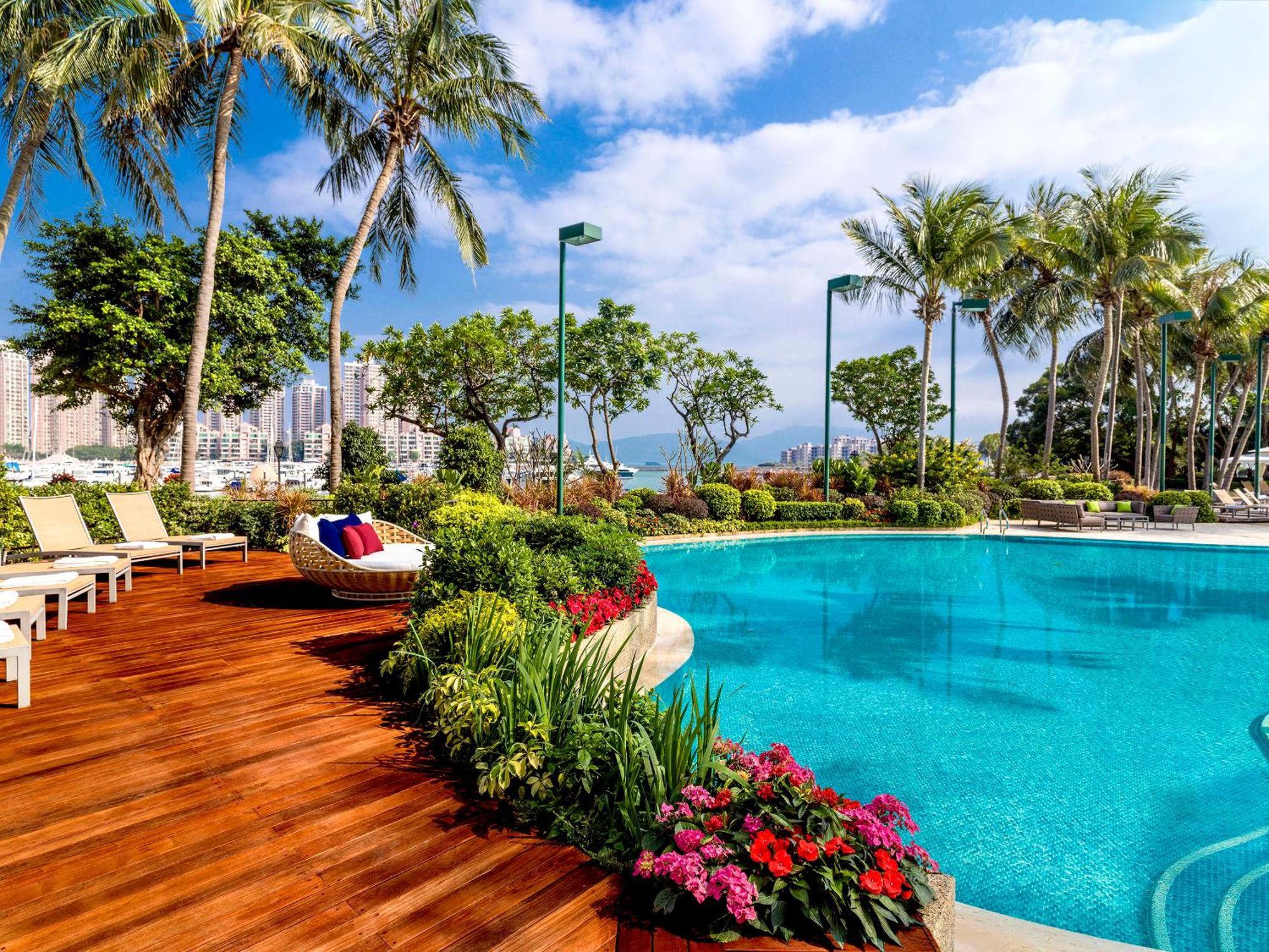 Hong Kong Gold Coast Hotel Eksteriør billede The pool at the Westin