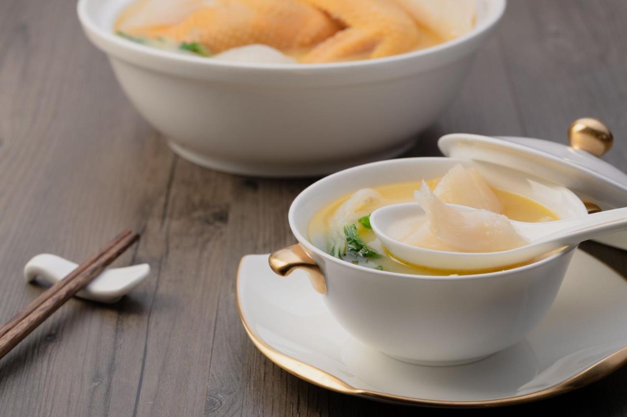 Hong Kong Gold Coast Hotel Eksteriør billede Egg soup